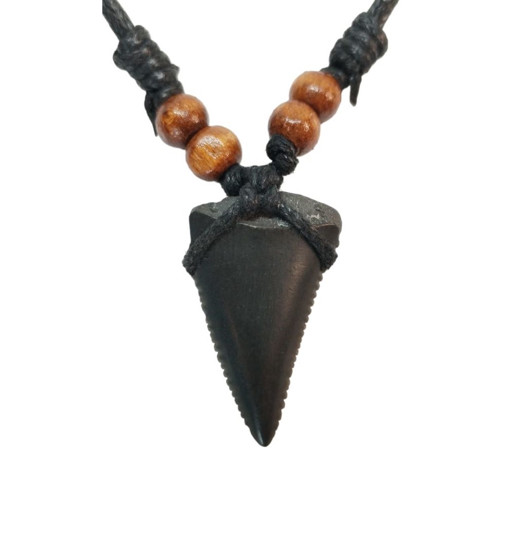 Shark Tooth Necklace – Fossilized – 3.3cm x 1.8cm – Medium